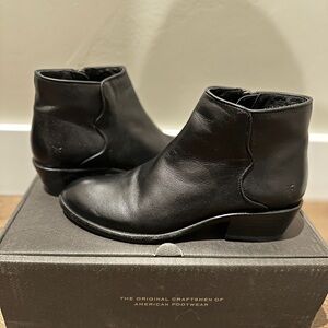 Frye Carson Piping Bootie size 7